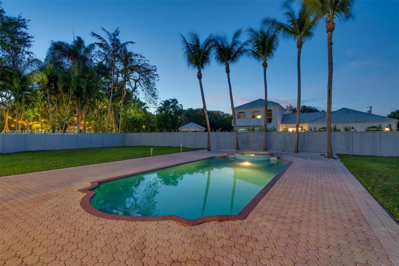 8479 SW 122nd St, Miami FL 33156 — 70