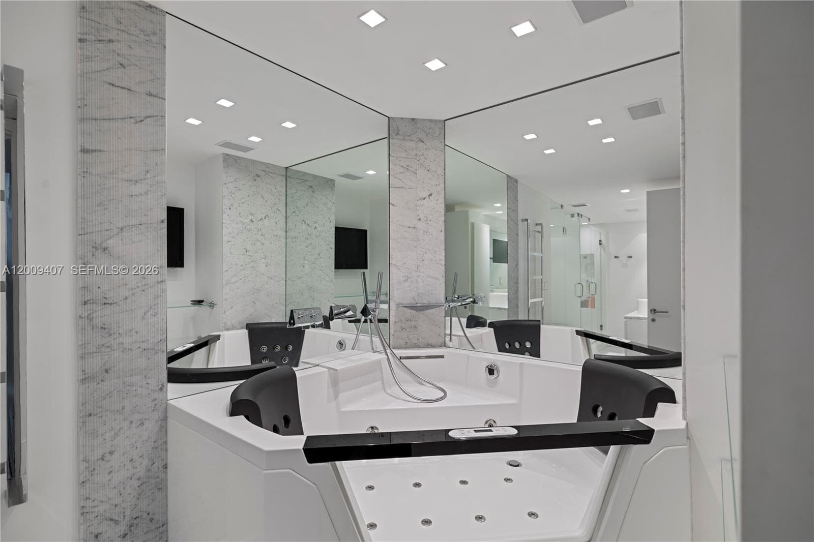 10155 Collins Ave # 1210, Bal Harbour FL 33154 — 19