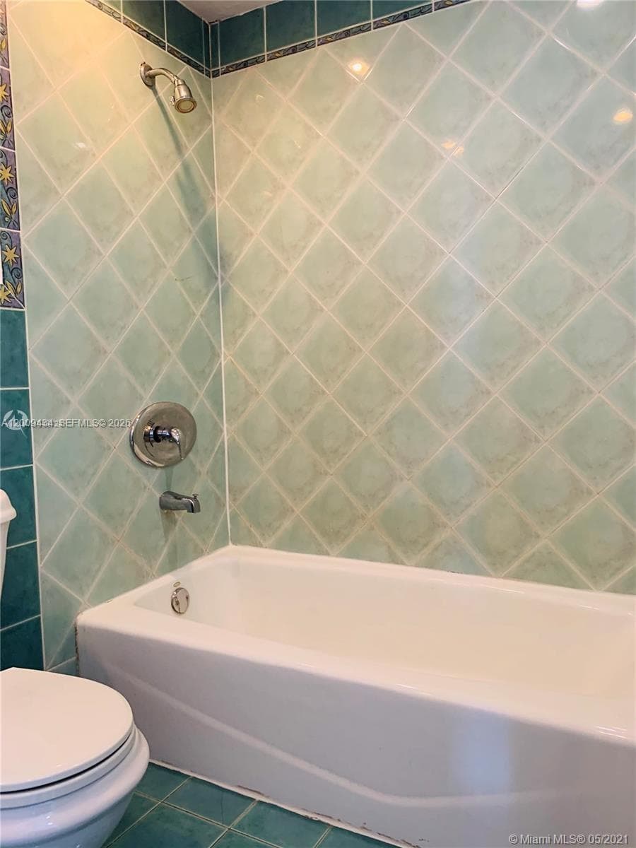 1325 W 68th St # 514, Hialeah FL 33014 — 12