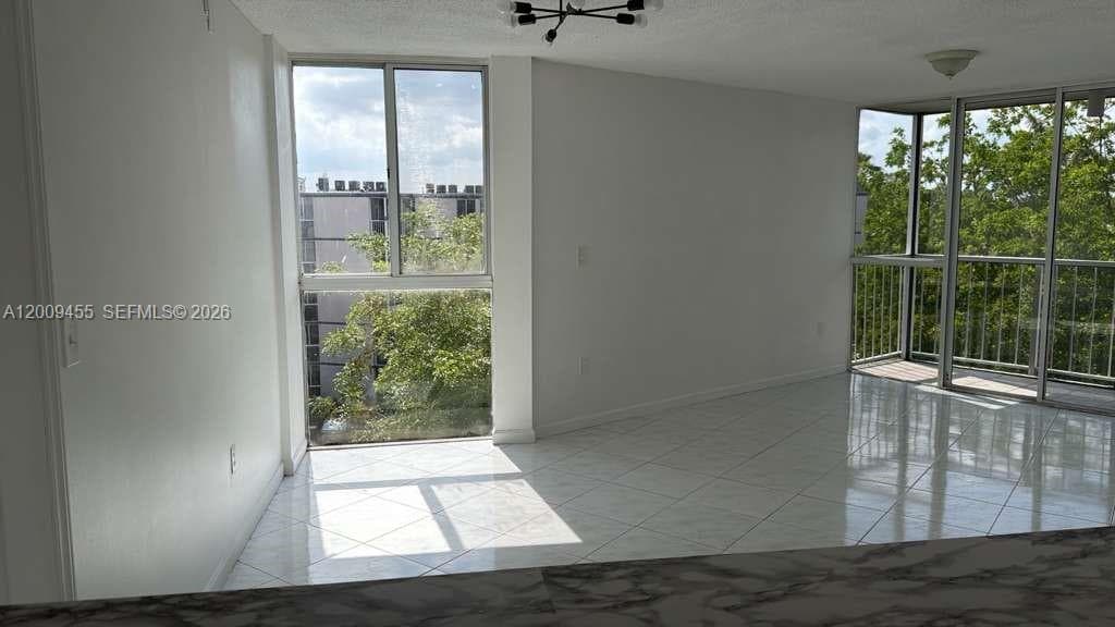 6995 NW 186th St # E507, Hialeah FL 33015 — 2