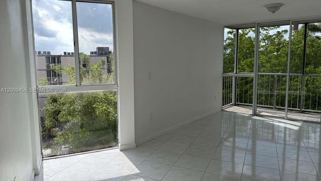 6995 NW 186th St # E507, Hialeah FL 33015 — 1