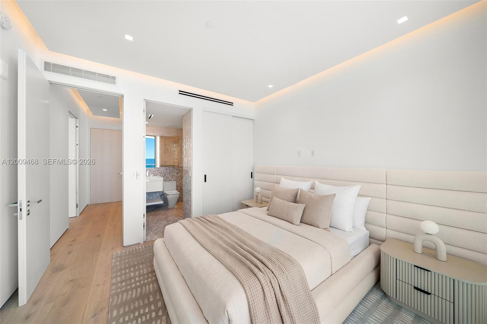 100 S Pointe Dr # 1206, Miami Beach FL 33139 — 35