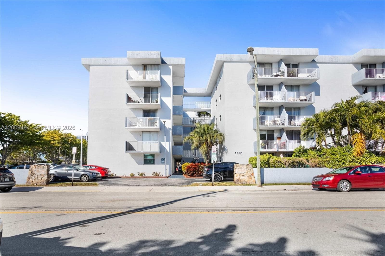 1801 S Treasure Dr # 217, North Bay Village FL 33141 — 32
