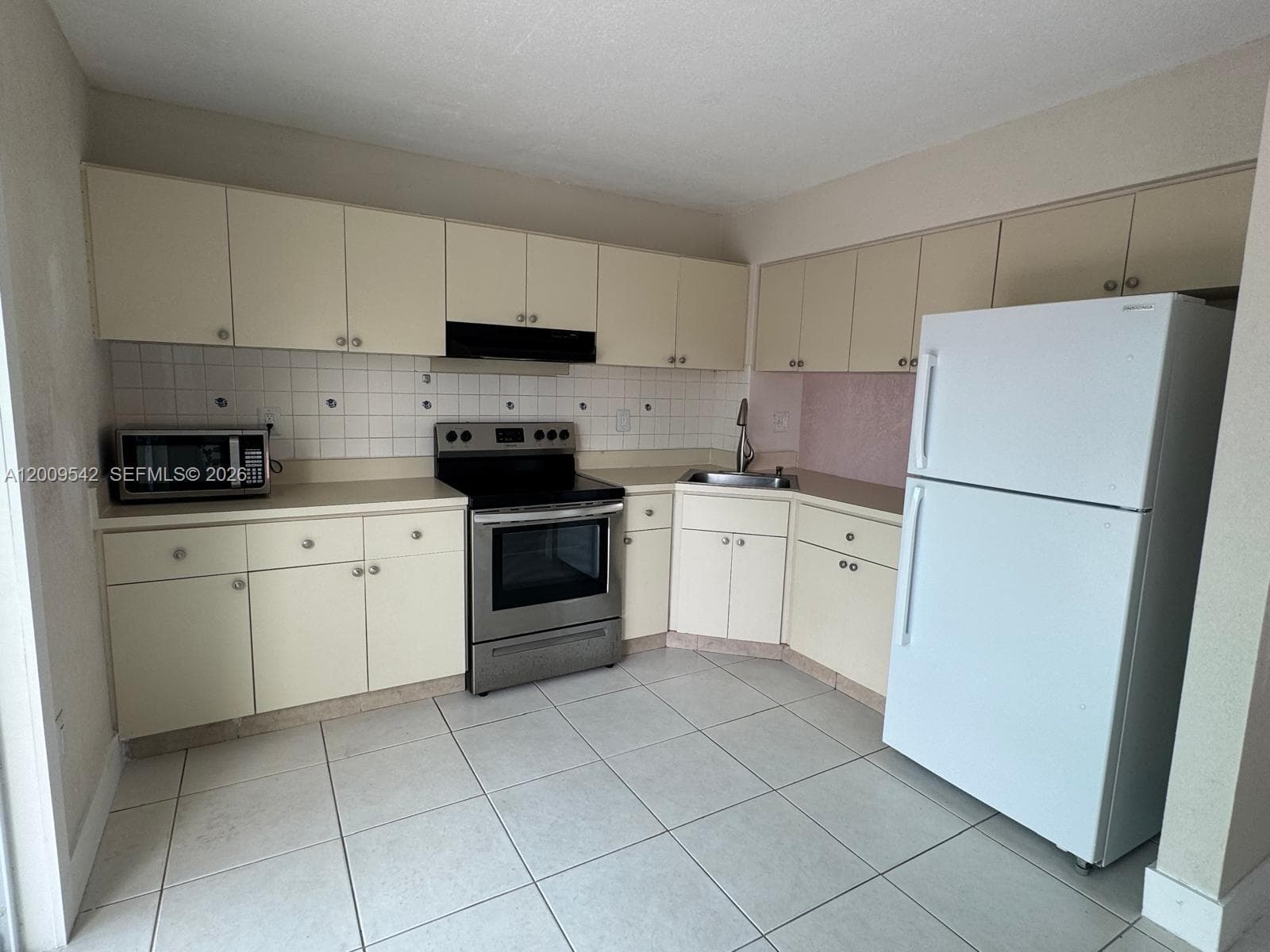 2186 W 60th St # 20208, Hialeah FL 33016 — 2