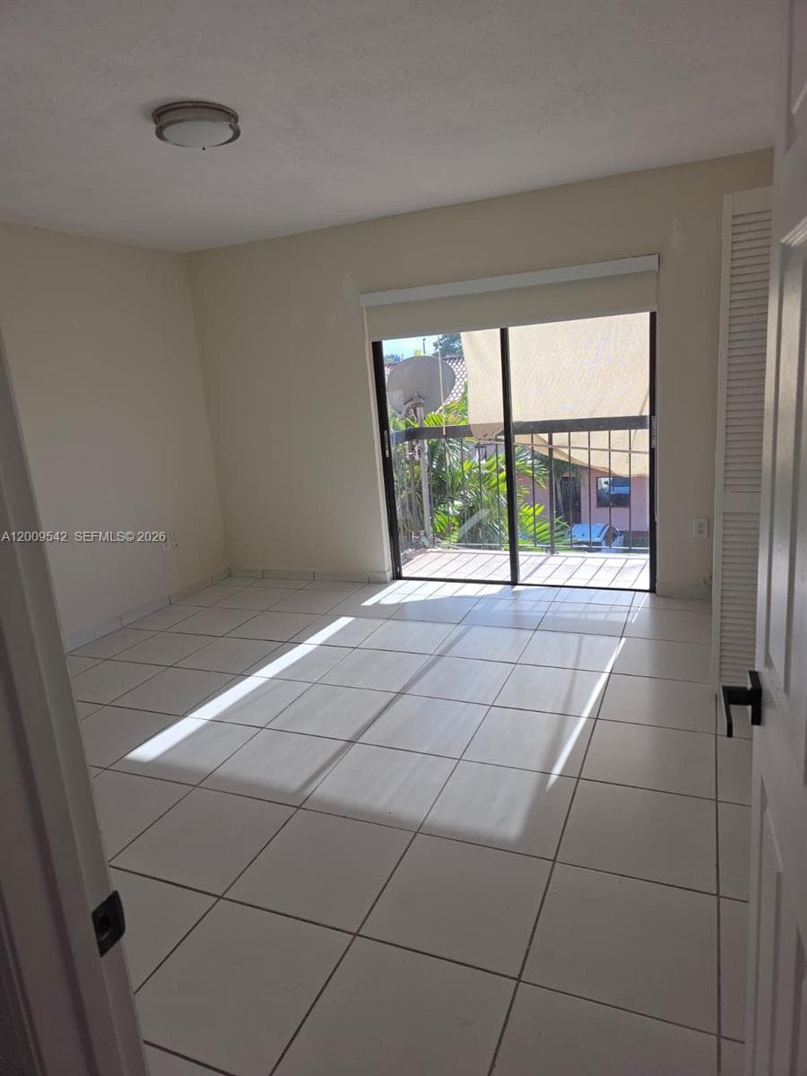 2186 W 60th St # 20208, Hialeah FL 33016 — 4