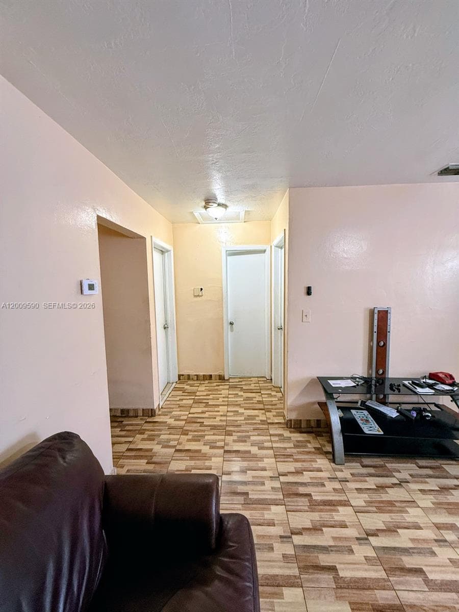 14615 NE 14th Ave, Miami FL 33161 — 9