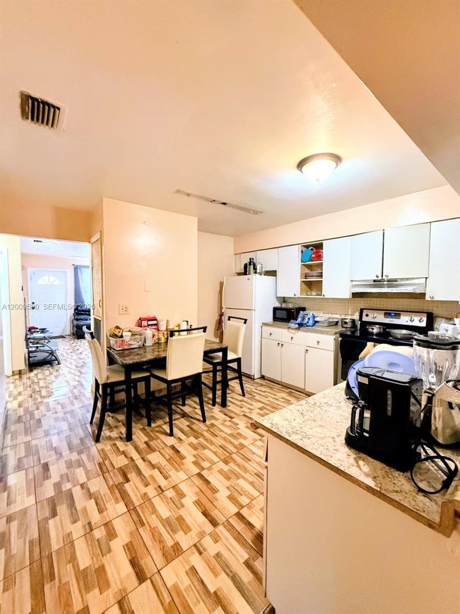 14615 NE 14th Ave, Miami FL 33161 — 10
