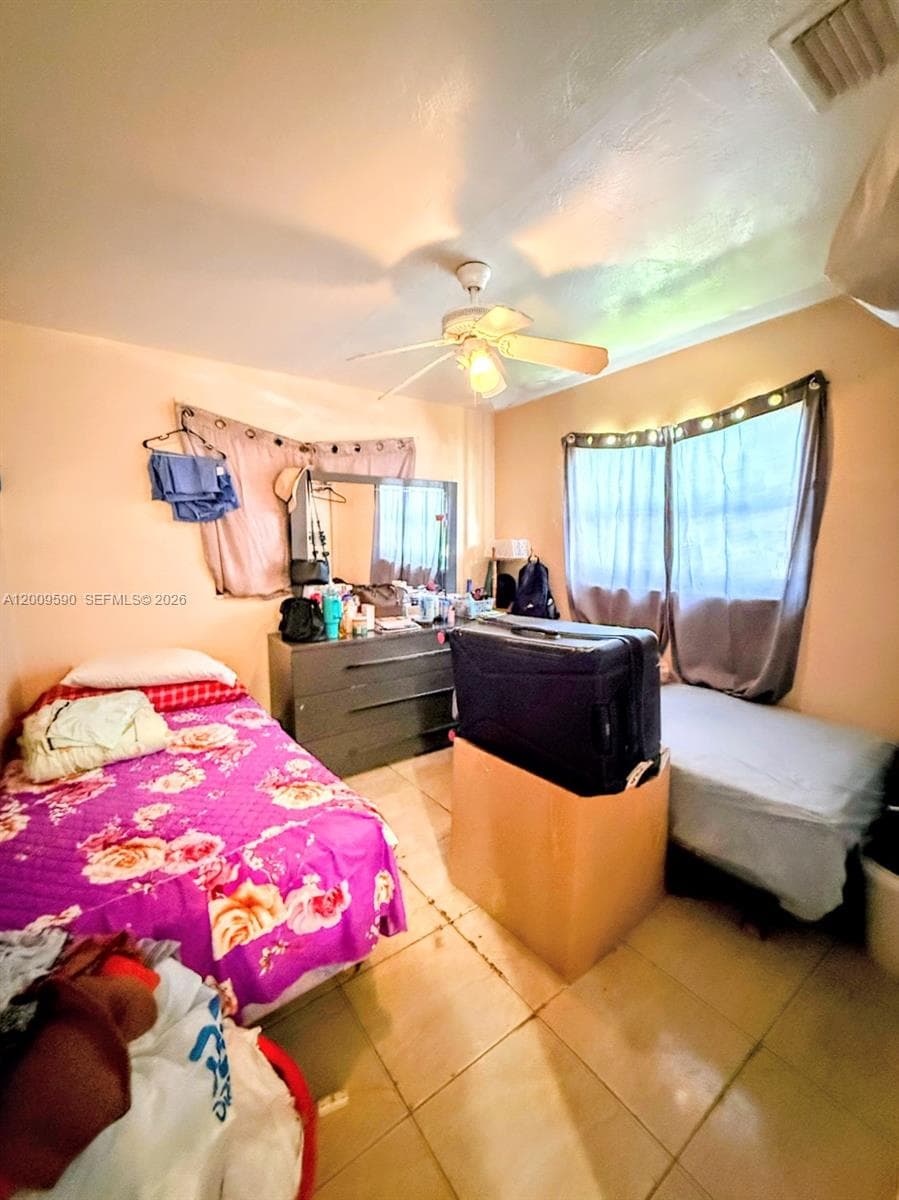 14615 NE 14th Ave, Miami FL 33161 — 11
