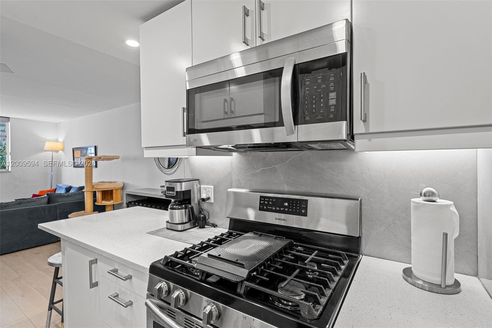 915 Jefferson Ave # 2E, Miami Beach FL 33139 — 11