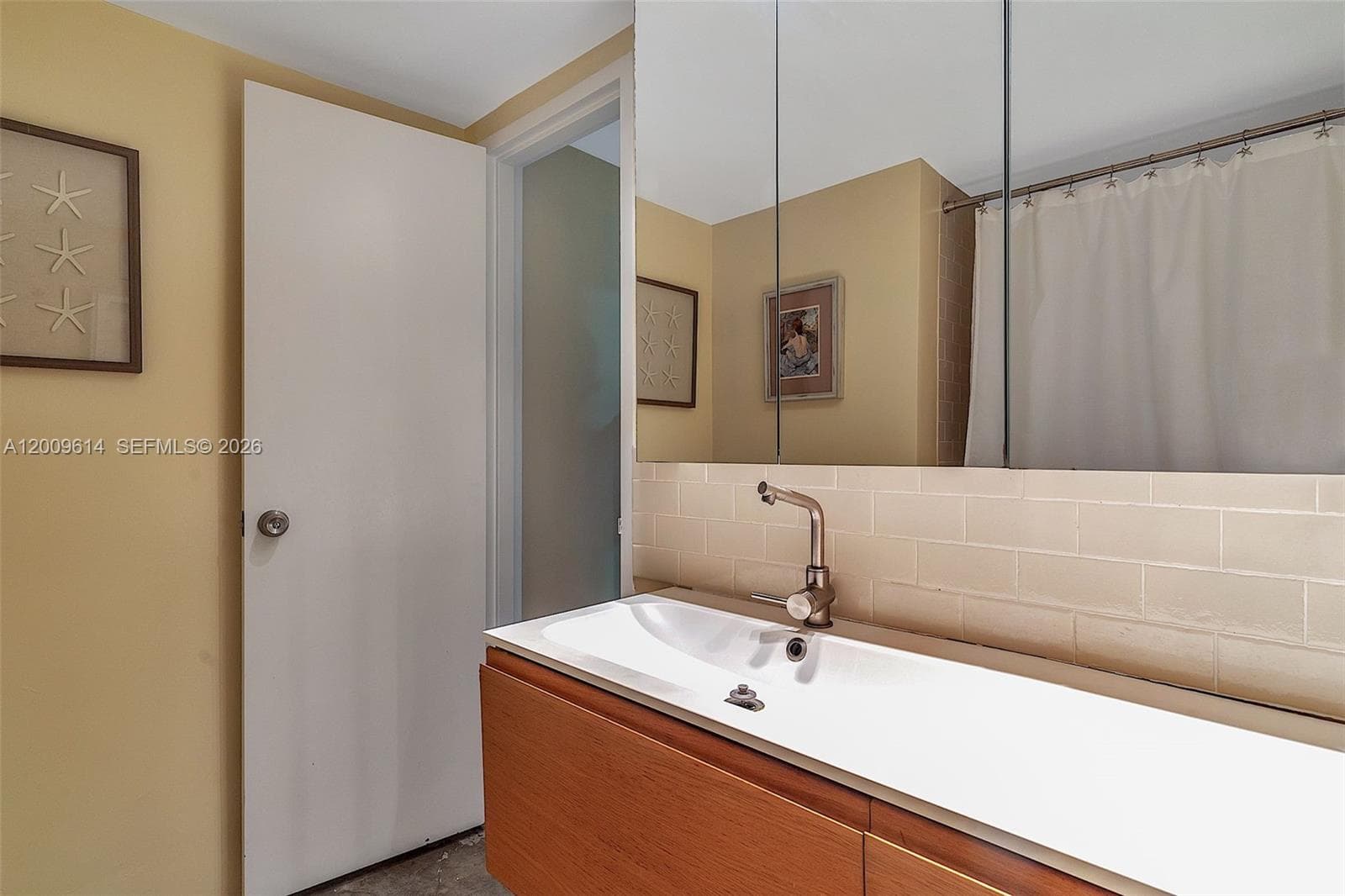 1200 West Ave # 423, Miami Beach FL 33139 — 26