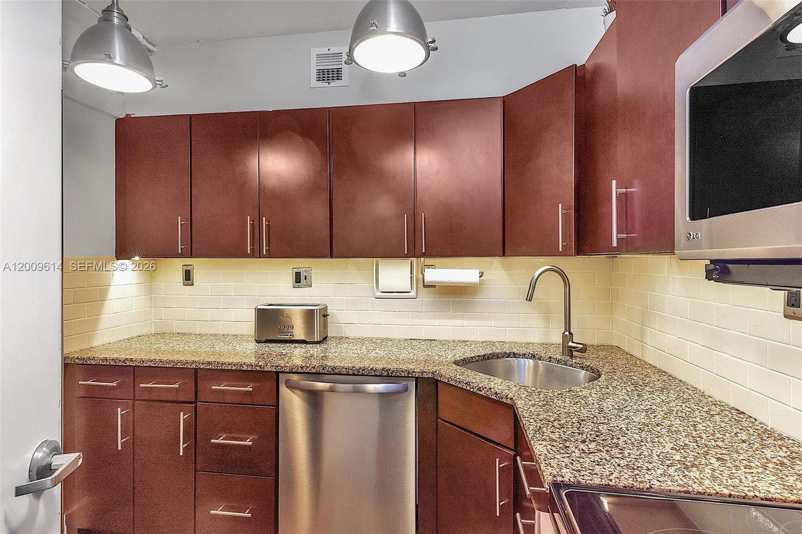 1200 West Ave # 423, Miami Beach FL 33139 — 7