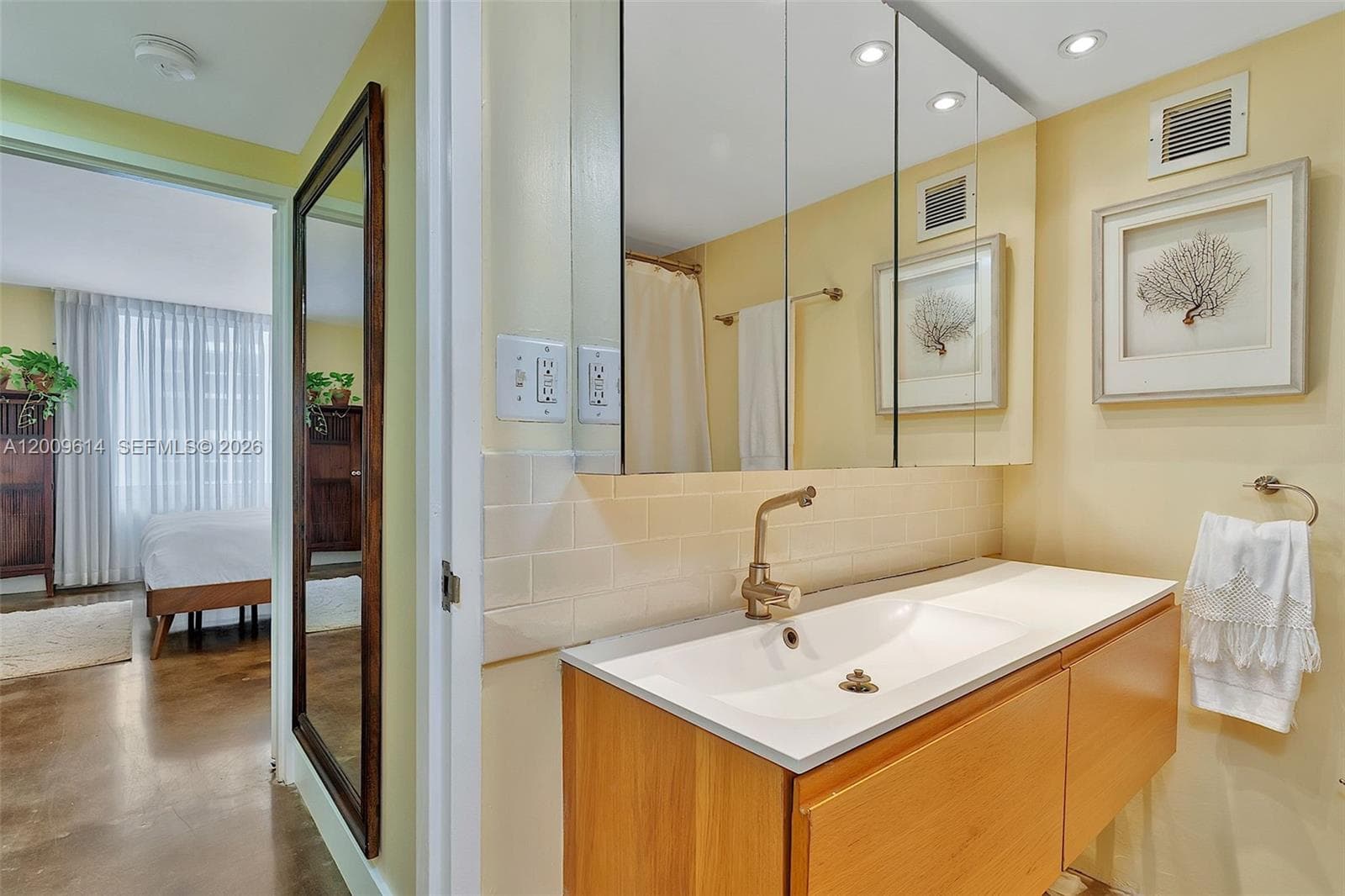 1200 West Ave # 423, Miami Beach FL 33139 — 25