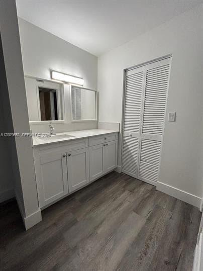 8875 Fontainebleau Blvd # 201, Miami FL 33172 — 9