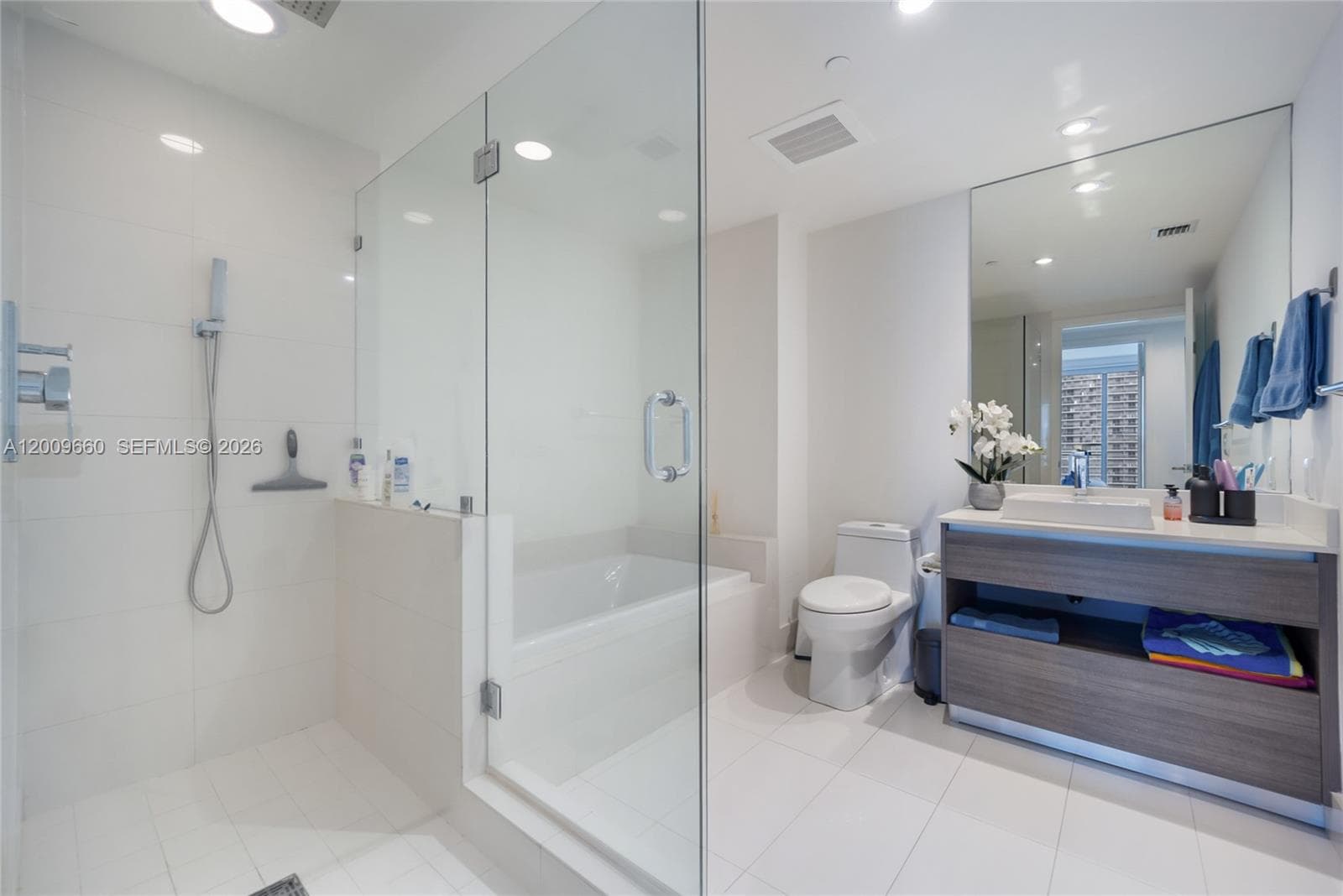 1100 Miami Ave # 2808, Miami FL 33130 — 11