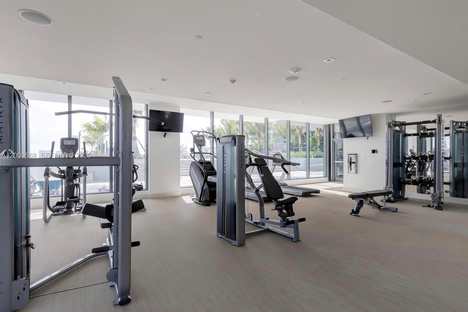 2960 NE 207th St # 904, Aventura FL 33180 — 25