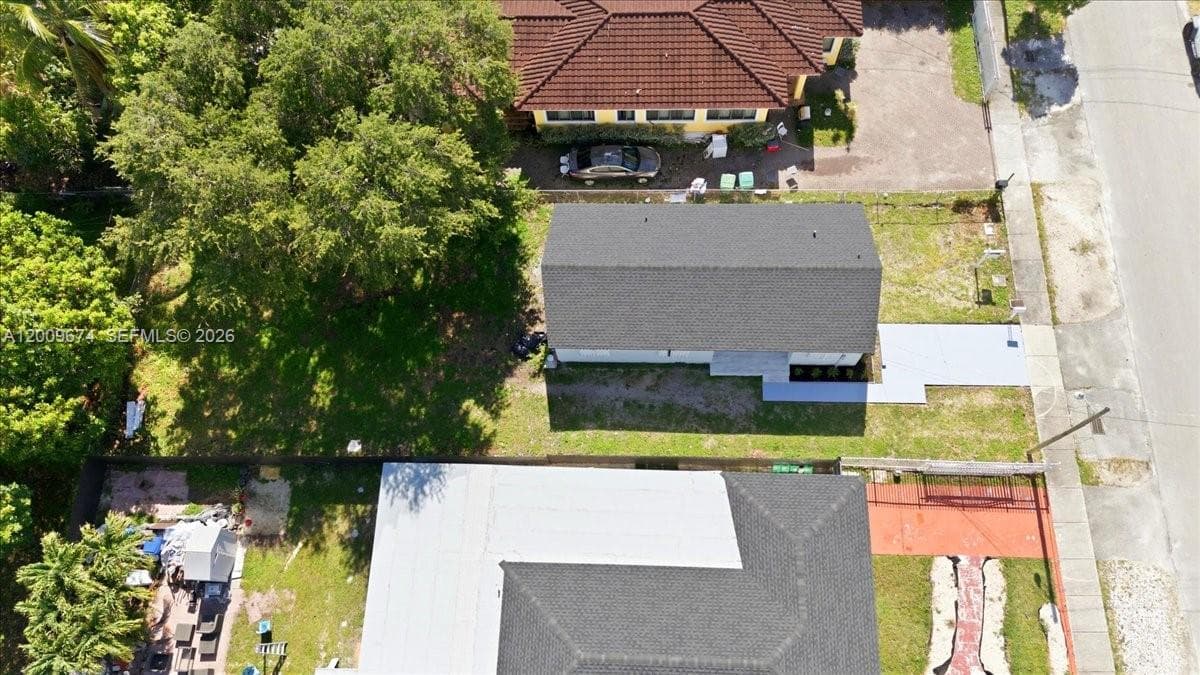 2129 NW 59th St, Miami FL 33142 — 32
