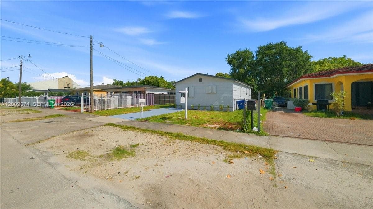 2129 NW 59th St, Miami FL 33142 — 28