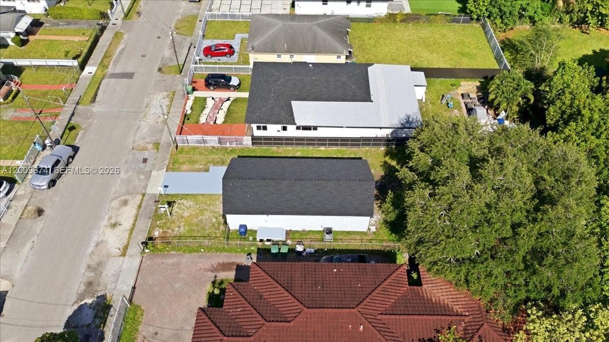 2129 NW 59th St, Miami FL 33142 — 33