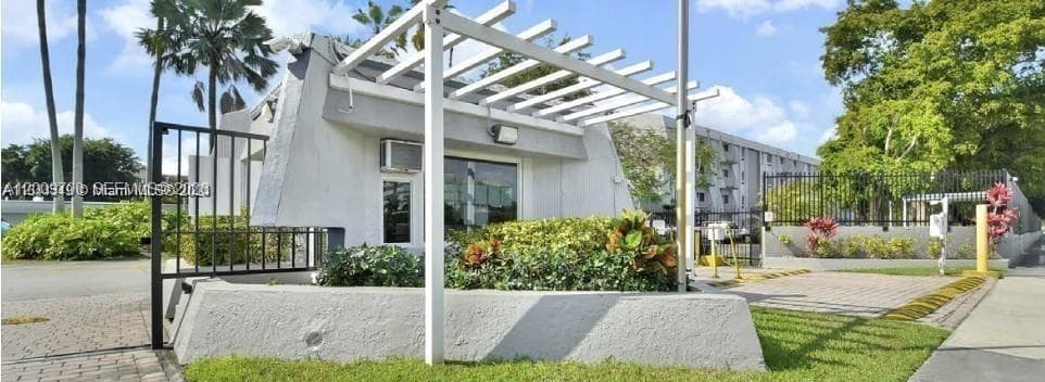 10820 SW 200th dr OFC, Cutler Bay FL 33157 — 8