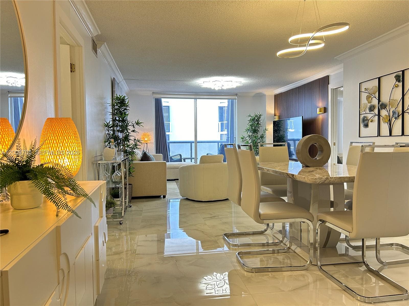 6039 Collins Ave # 1507, Miami Beach FL 33140 — 2