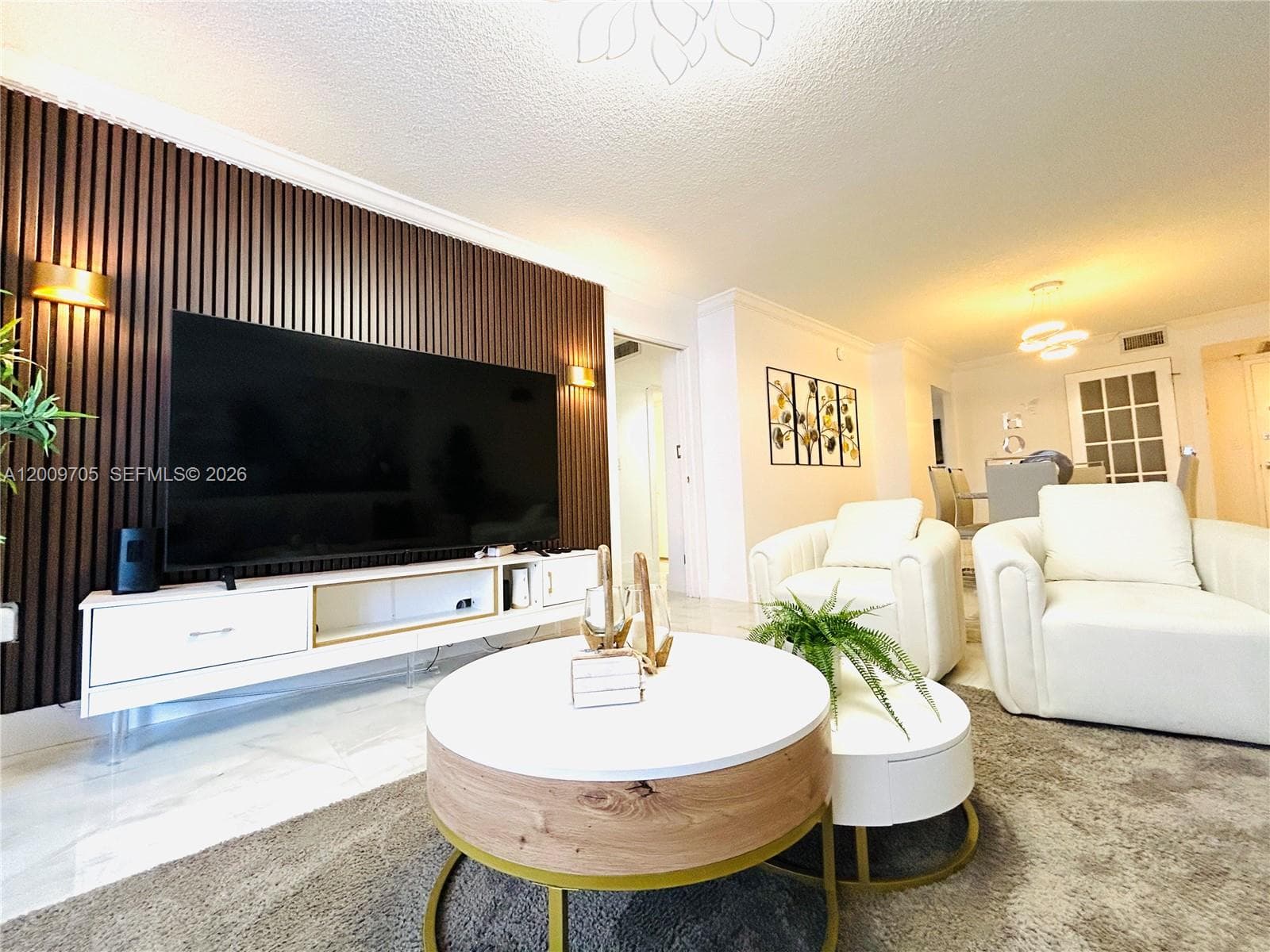 6039 Collins Ave # 1507, Miami Beach FL 33140 — 4