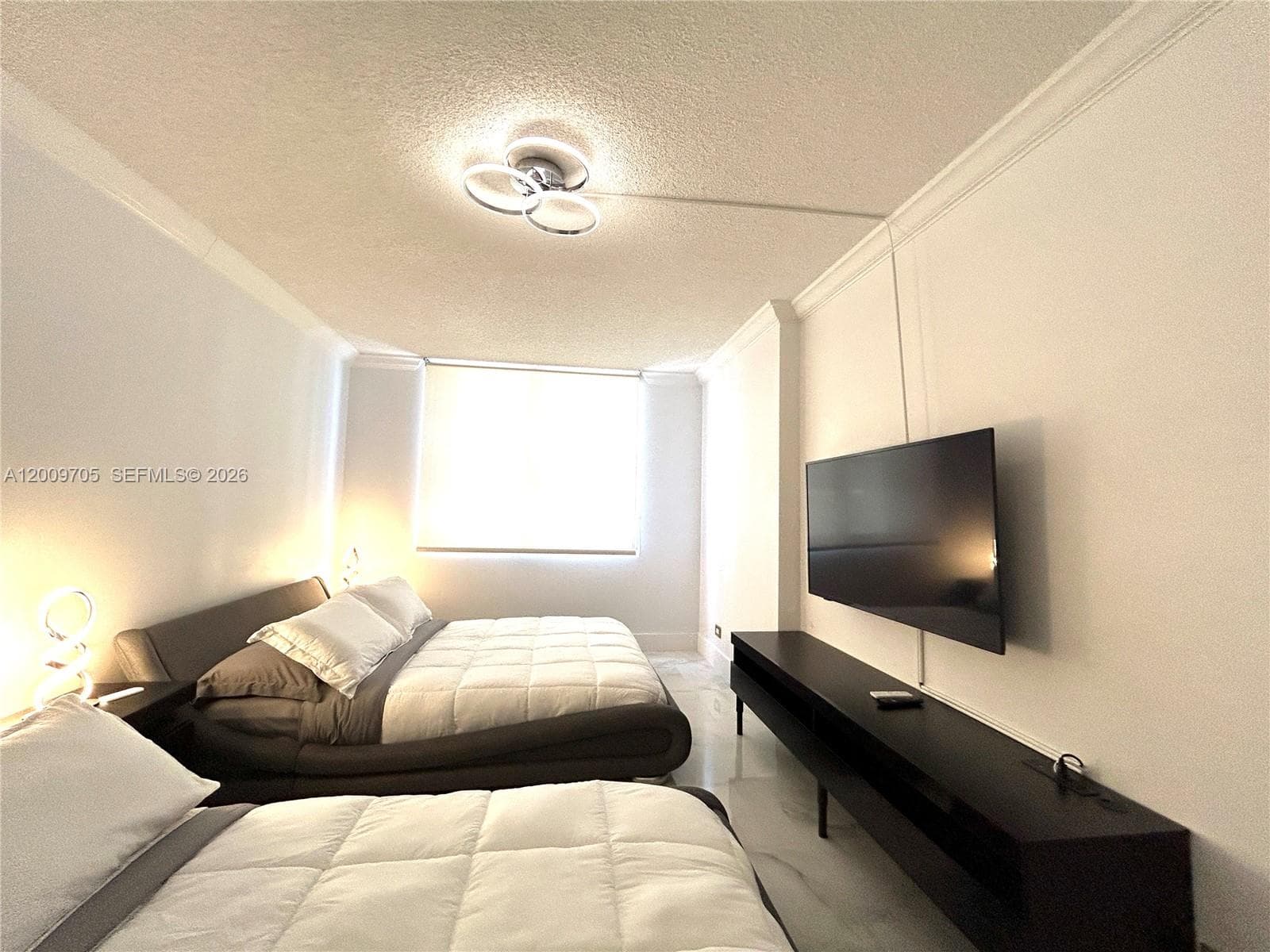 6039 Collins Ave # 1507, Miami Beach FL 33140 — 21
