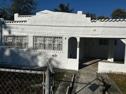 7714 NW 5th Ave, Miami FL 33150 — 1