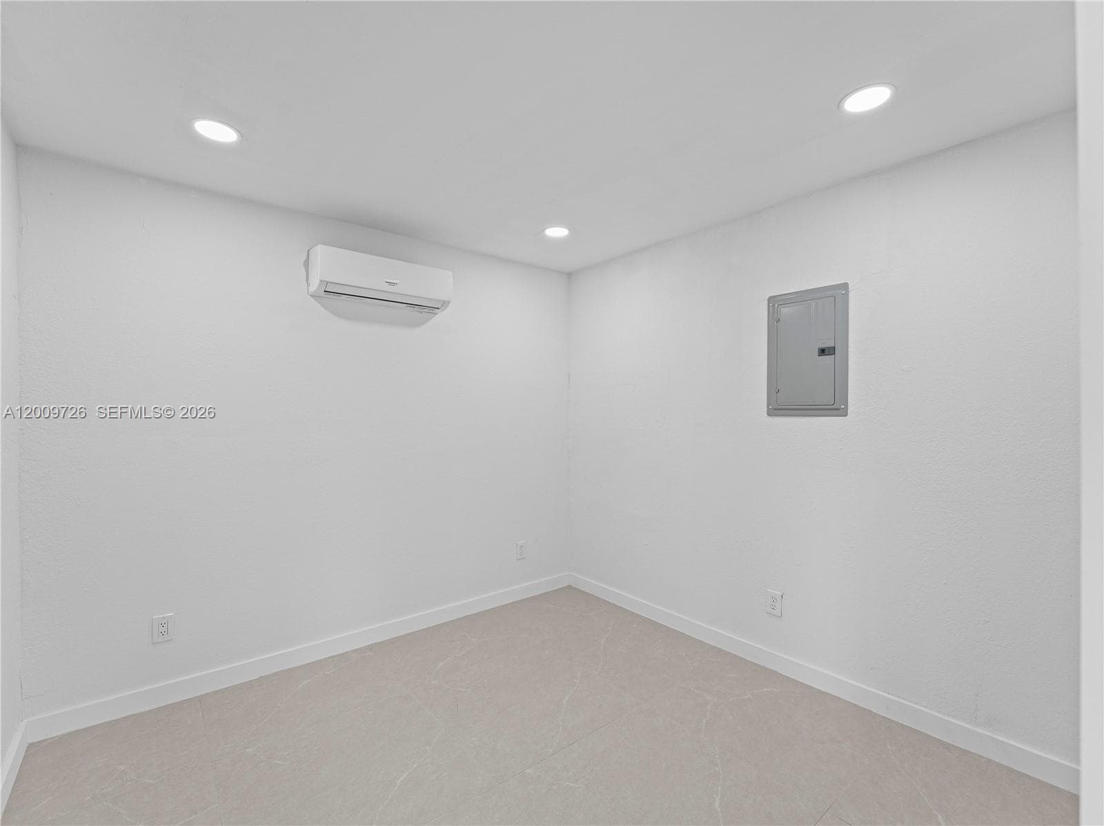 1370 W 29th St # A, Hialeah FL 33012 — 6
