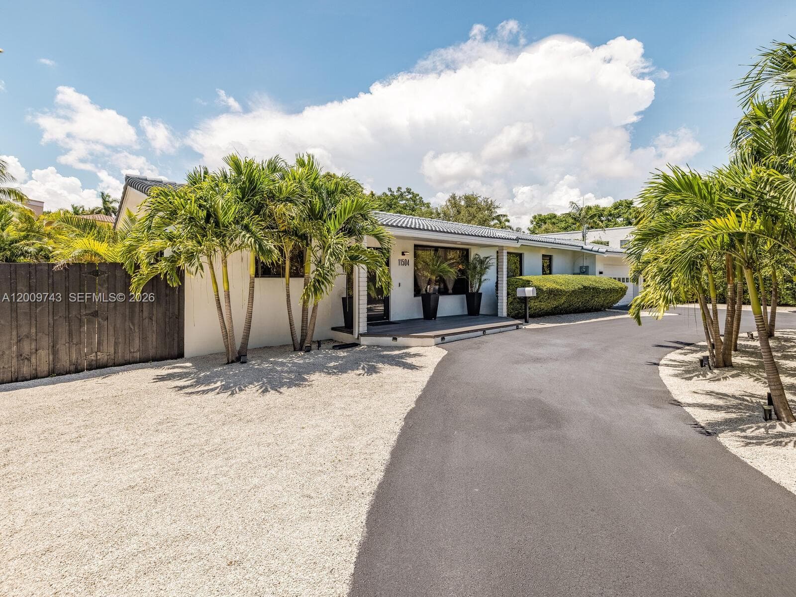 11504 NE 6th Ave, Biscayne Park FL 33161 — 10