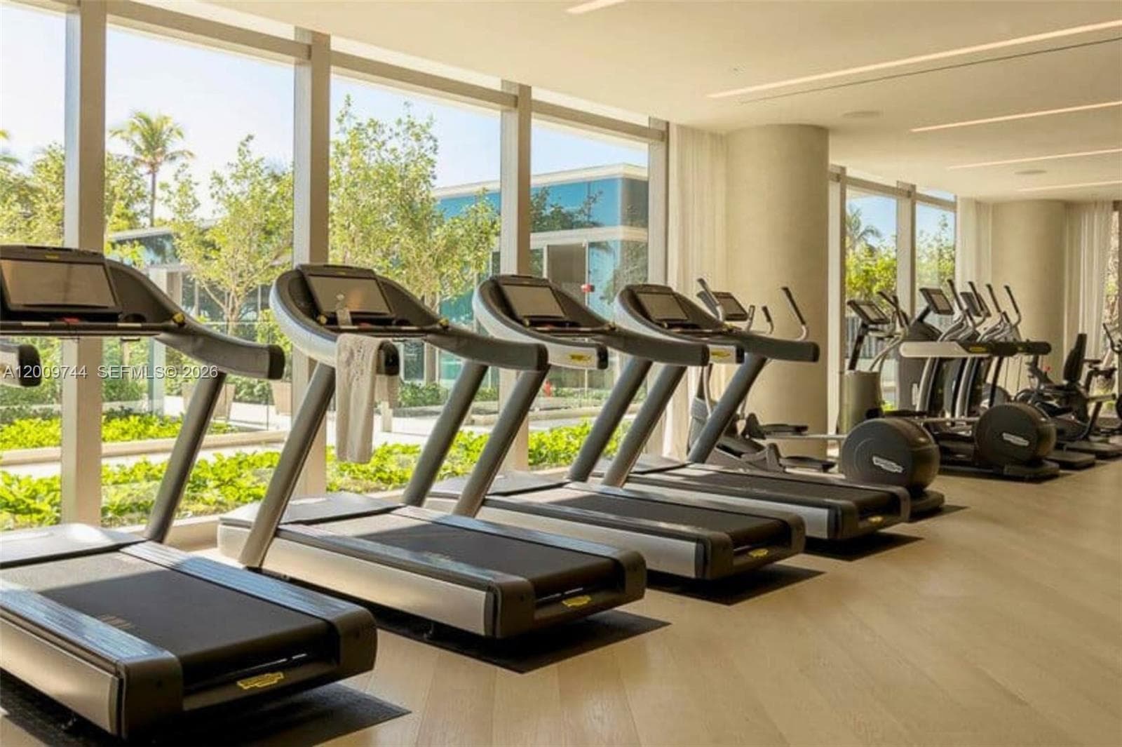 10201 Collins Ave, Bal Harbour FL 33154 — 48