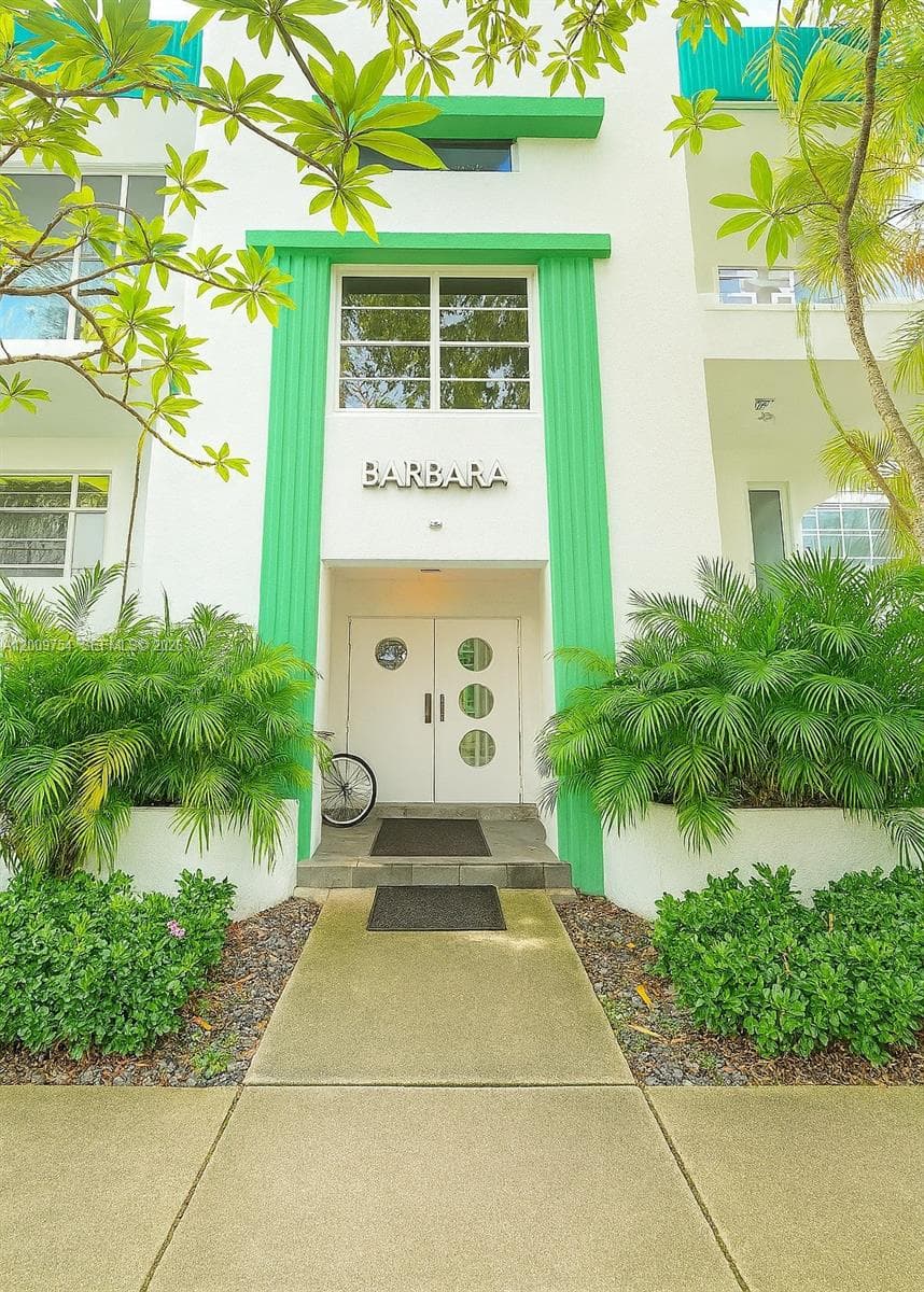 1211 Pennsylvania Ave # B1, Miami Beach FL 33139 — 2