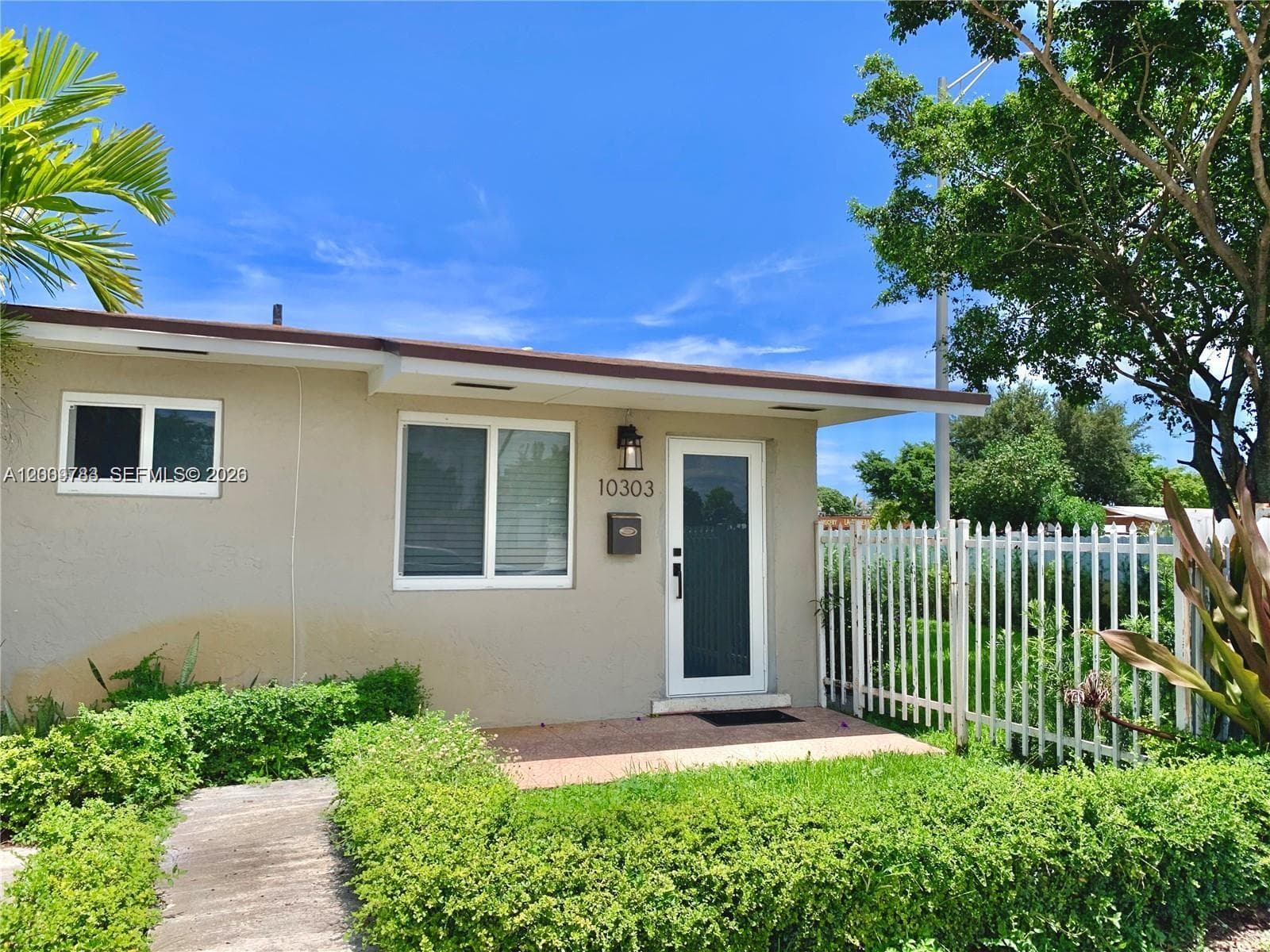 10303 NW 35th Pl, Miami FL 33147 — 17