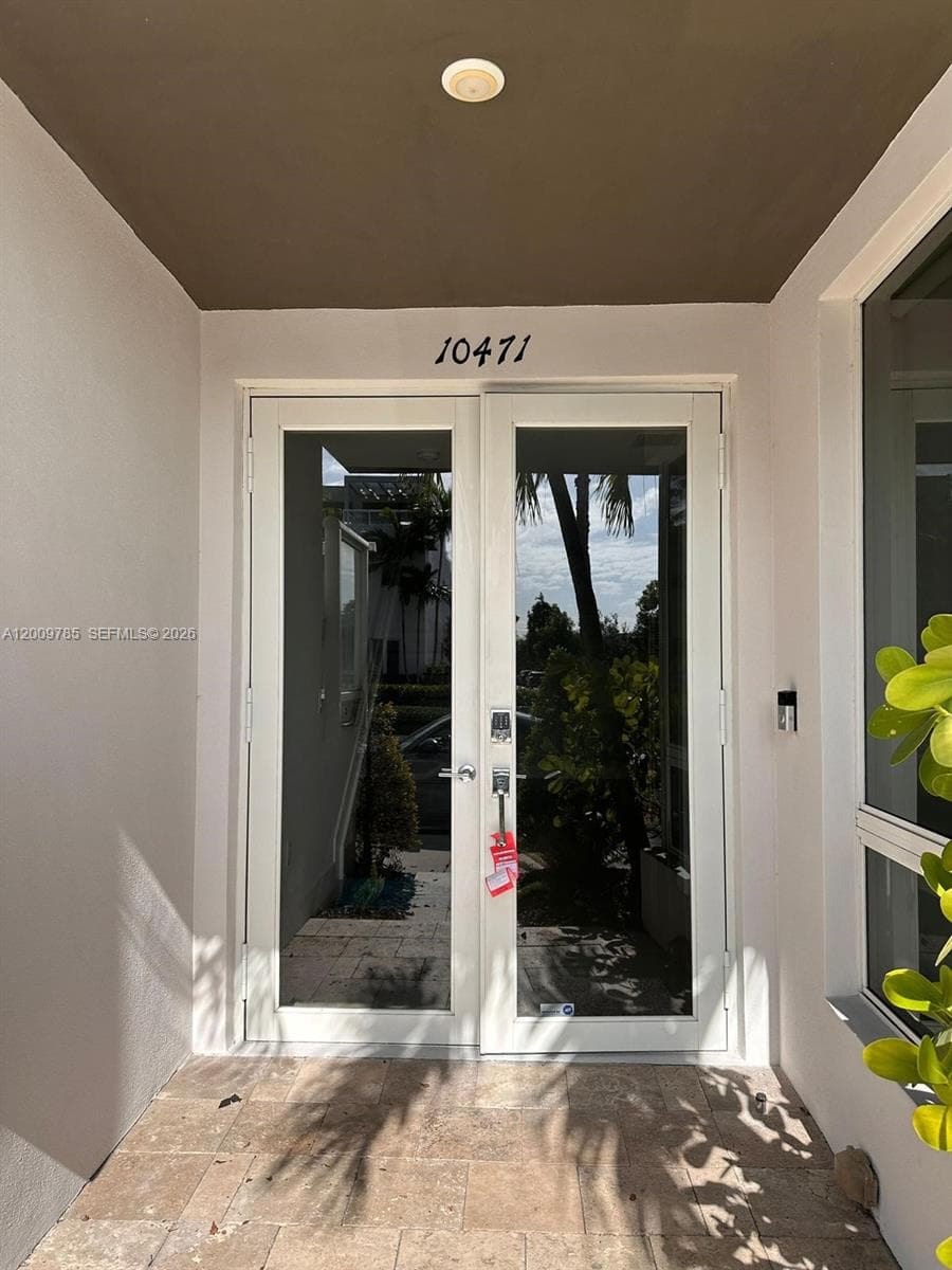 10471 NW 66th St, Doral FL 33178 — 3