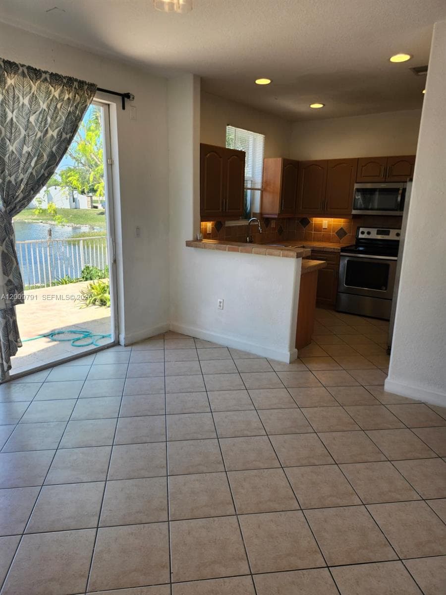 11425 NW 76th Ter # 0, Doral FL 33178 — 11