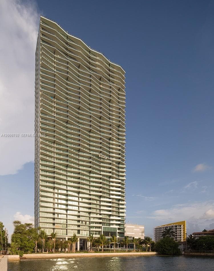 460 NE 28th St # 2001, Miami FL 33137 — 47
