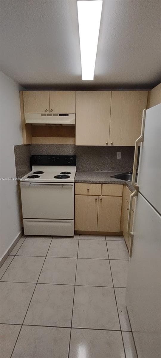 606 W 81st St # 309, Hialeah FL 33014 — 3