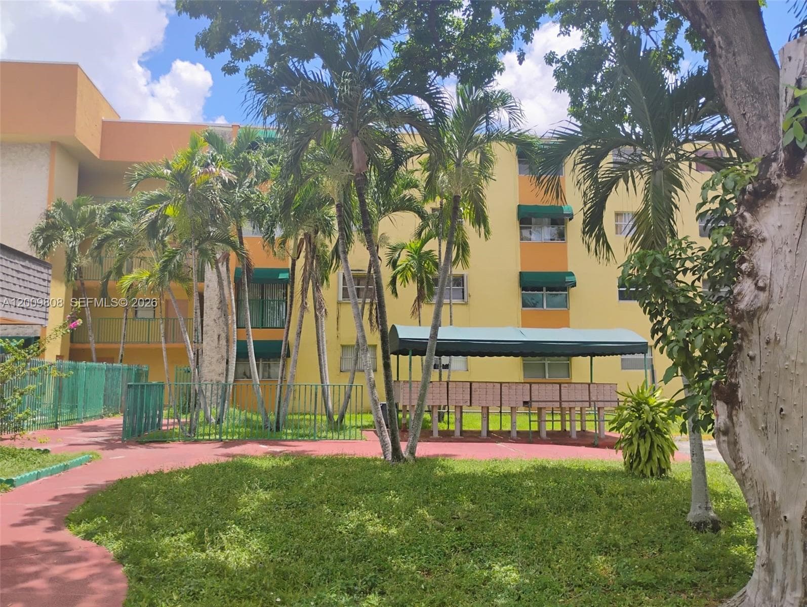 606 W 81st St # 309, Hialeah FL 33014 — 1