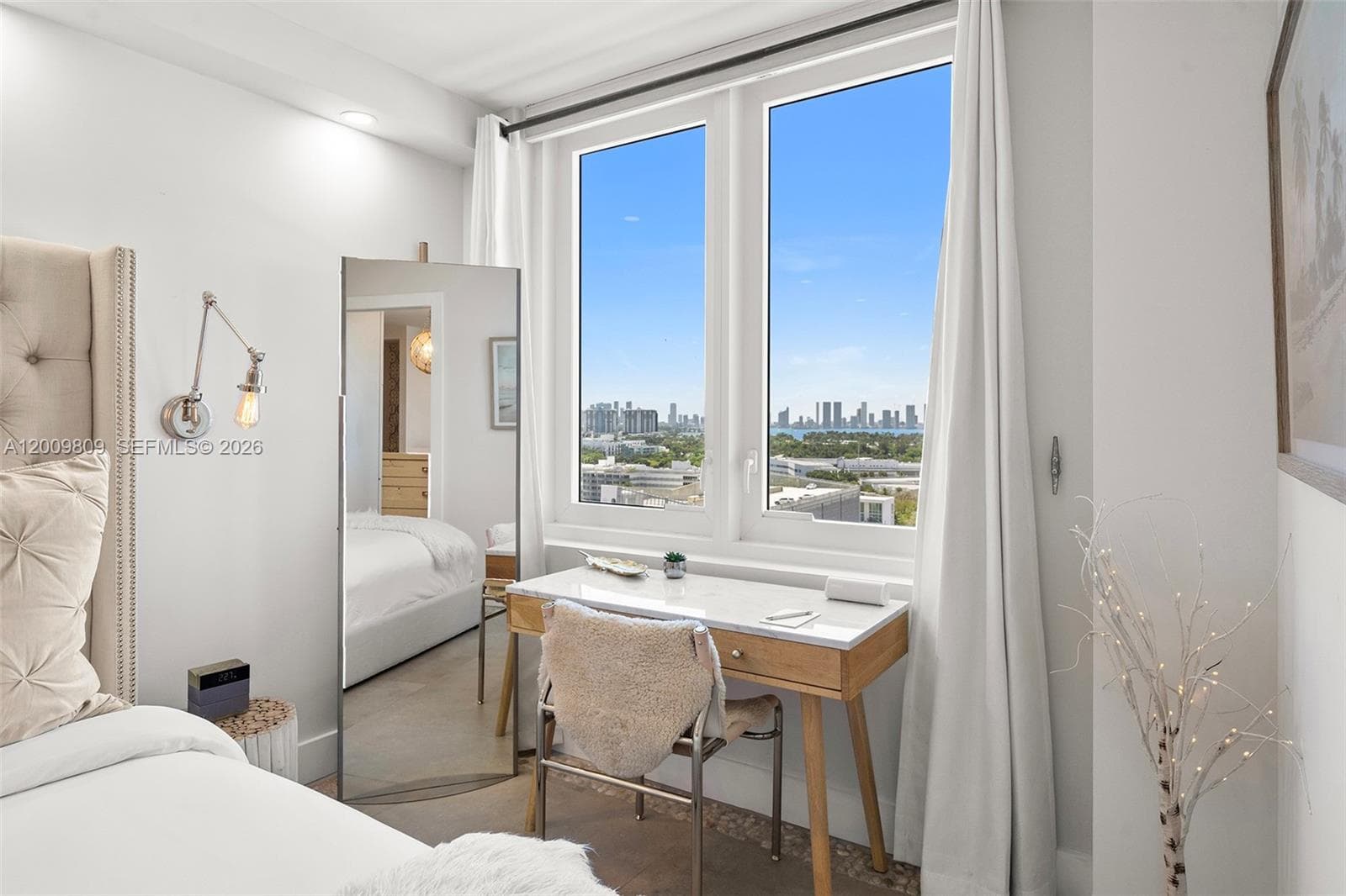 2301 Collins Ave # 1533, Miami Beach FL 33139 — 23