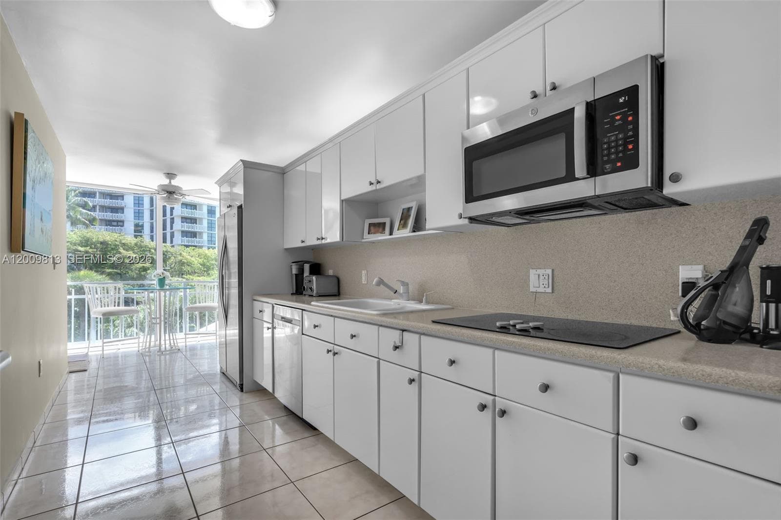 600 Grapetree Dr, Key Biscayne FL 33149 — 18