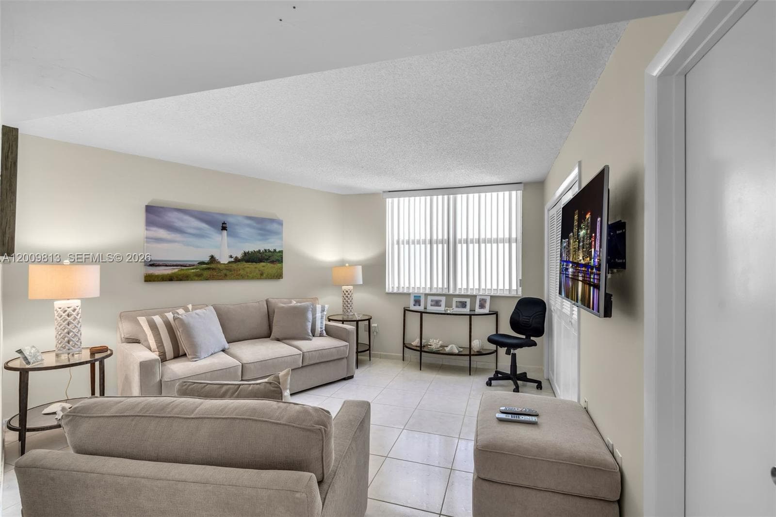 600 Grapetree Dr, Key Biscayne FL 33149 — 21