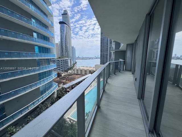 77 SE 5 ST # 1806, Miami FL 33131 — 32