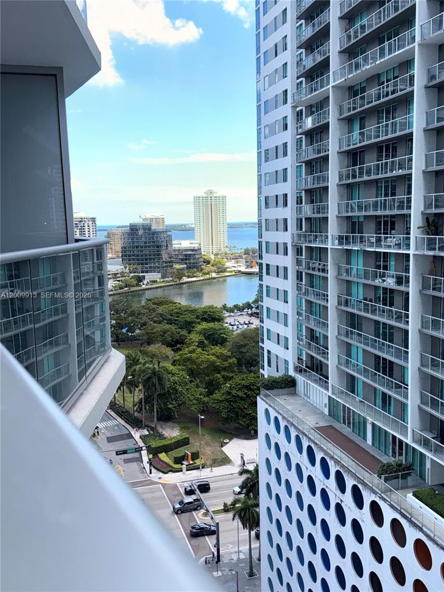 77 SE 5TH ST # 1811, Miami FL 33131 — 27