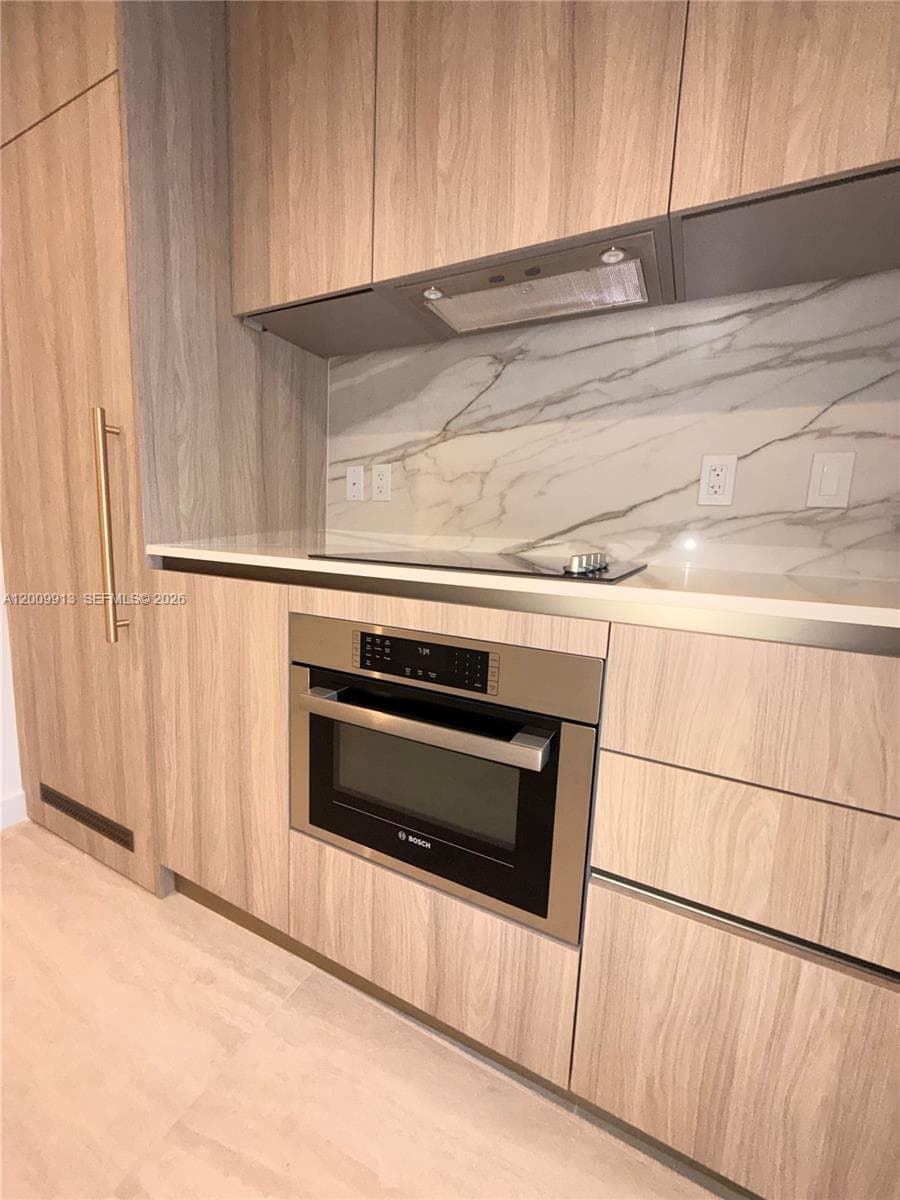 77 SE 5TH ST # 1811, Miami FL 33131 — 16