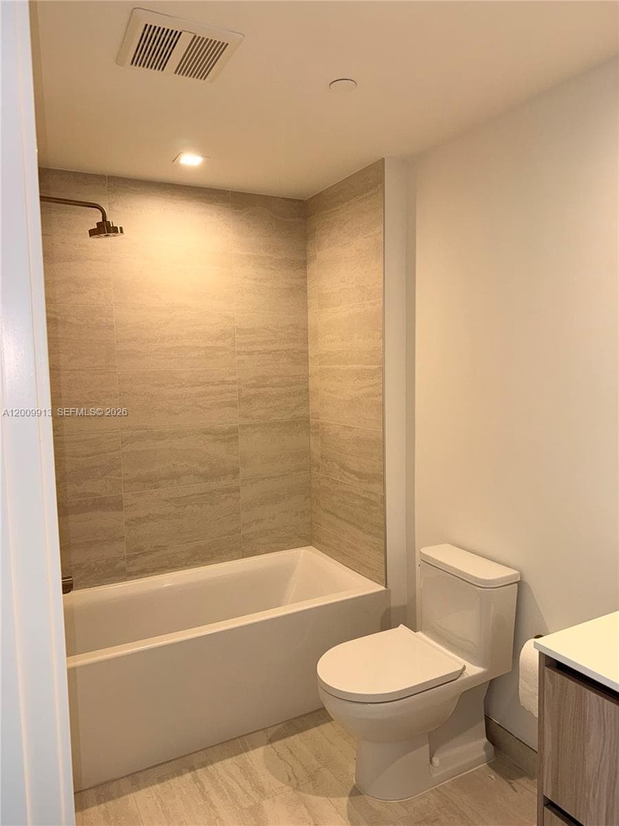 77 SE 5TH ST # 1811, Miami FL 33131 — 22