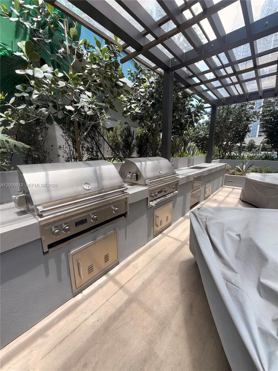 77 SE 5TH ST # 1811, Miami FL 33131 — 32
