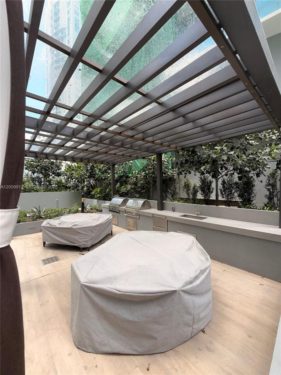 77 SE 5TH ST # 1811, Miami FL 33131 — 34