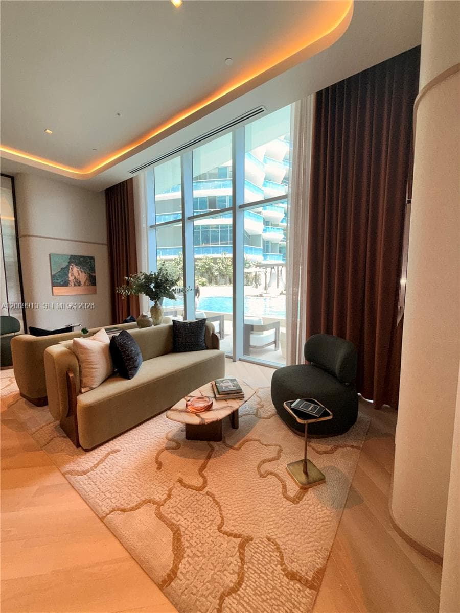 77 SE 5TH ST # 1811, Miami FL 33131 — 38
