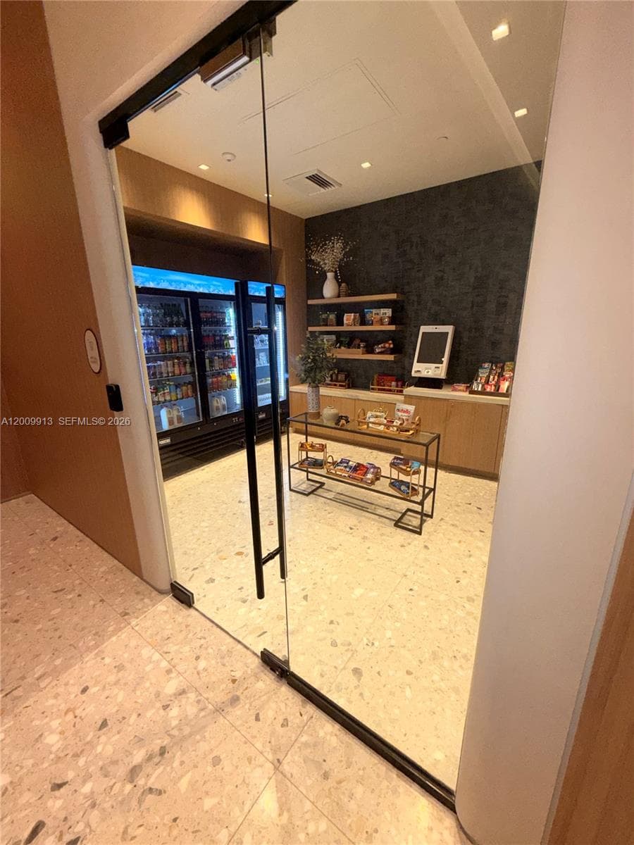 77 SE 5TH ST # 1811, Miami FL 33131 — 41