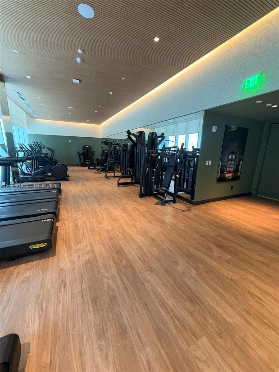 77 SE 5TH ST # 1811, Miami FL 33131 — 50