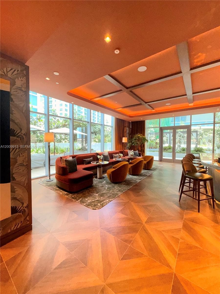77 SE 5TH ST # 1811, Miami FL 33131 — 48